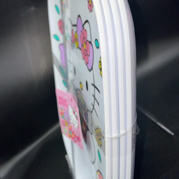 Hello Kitty Easter Plate Set & Ramekin bundle - Picture 4 of 5